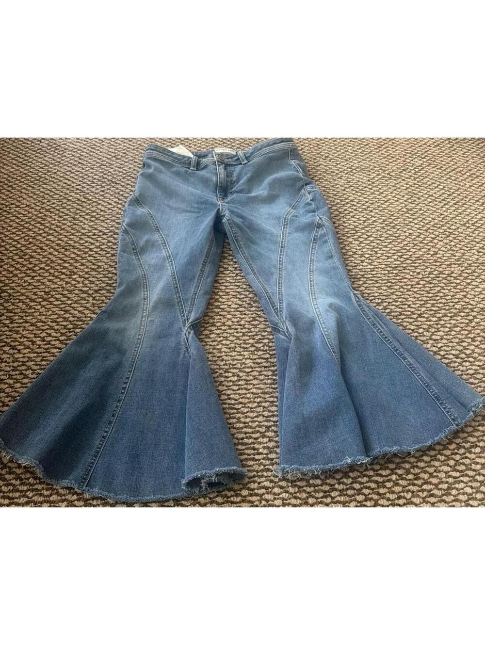 We The Free Twirl On Mid-Rise Crop Flare Jeans - Morning Blue - 28 - Picture 5 of 10